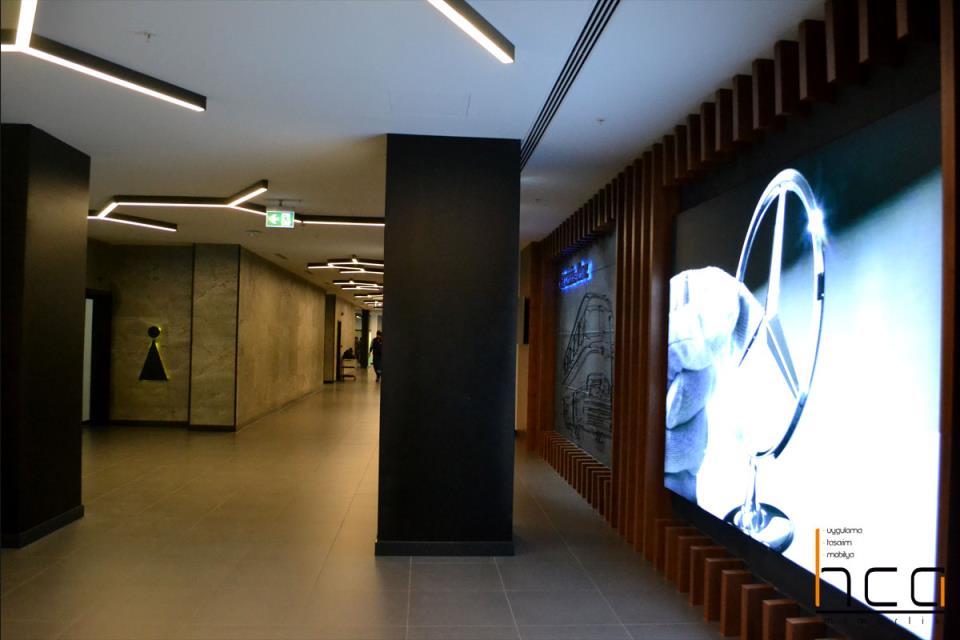 Mercedes Benz Koridor