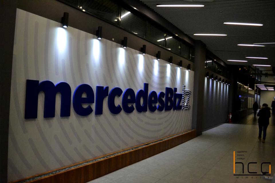 Mercedes Benz Ofis Girişi