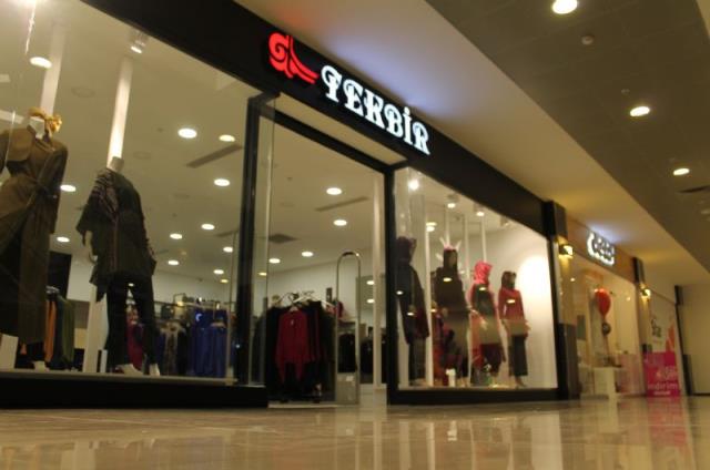 Tekbir Giyim Mağazası İç Dekorasyonu